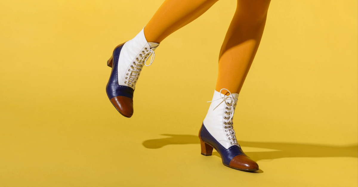 <img src"kobiece-stylizacje.jpg"alt="Damskie buty na obcasie">