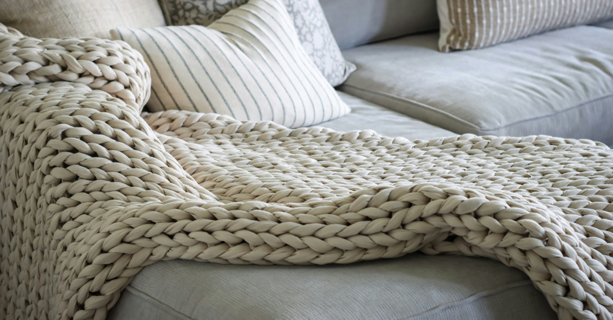 <img src="pomysly-na-prezenty-swiateczne.jpg"alt="Ręcznie robiony koc">