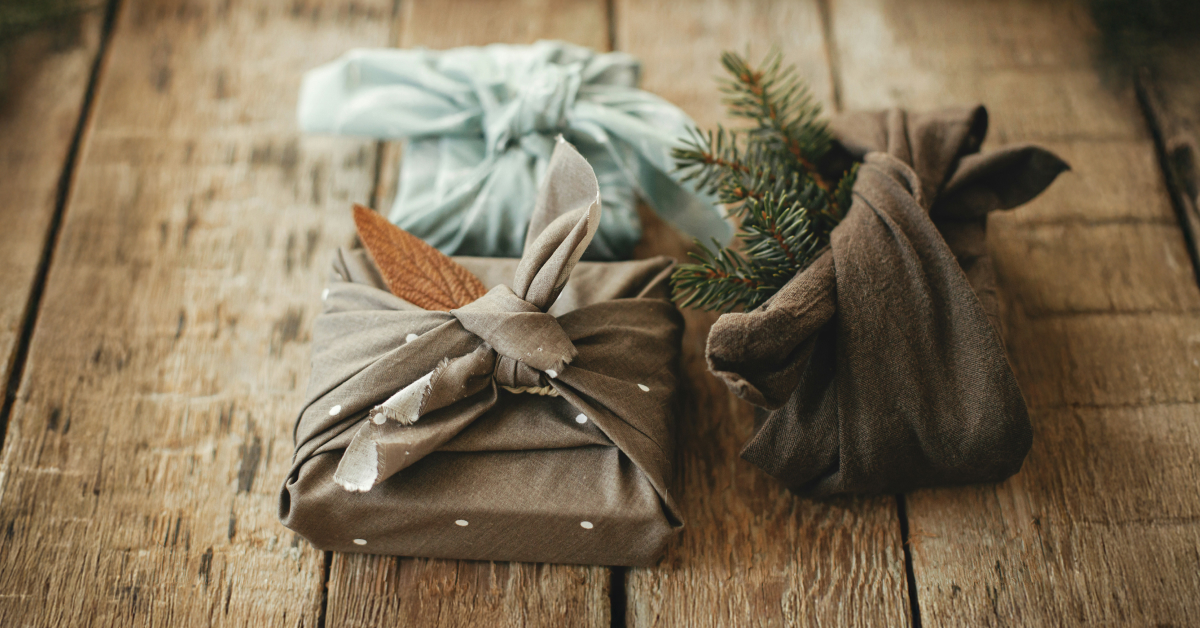 <img src="pomysly-na-prezenty-swiateczne.jpg"alt="Pomysły na prezenty świąteczne z drugiej ręki">