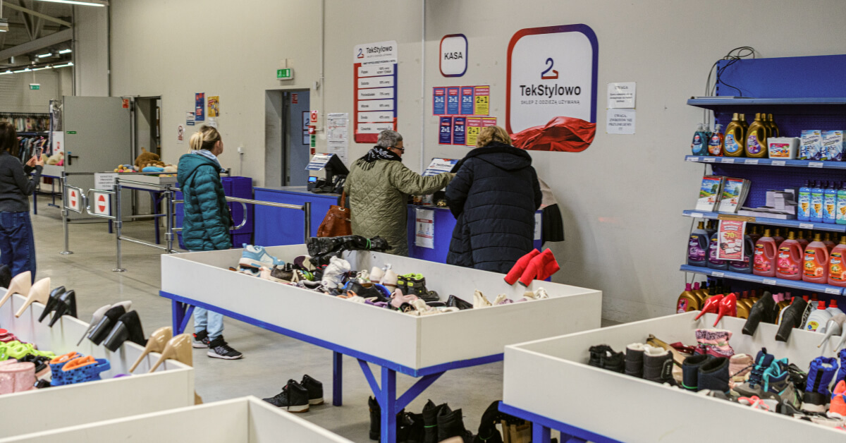 <img.src"jak-zaczac-kupowac-w-second-handach.jpg"alt="Jak zacząć kupować w second handach">