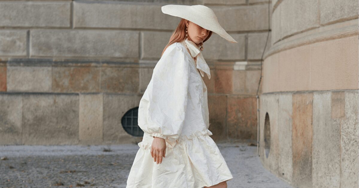 <img src"trendy-na-lato-2026.jpg"alt="Trendy na lato 2026 – najmodniejsze kolory">